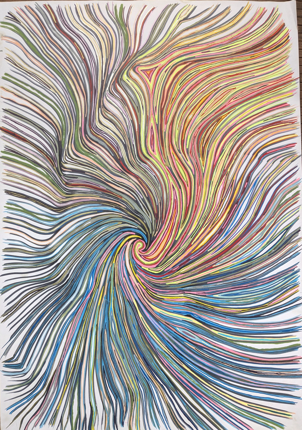 Dicht gestaffelte farbige Linienbahnen, die spiralig um einen kleinen Wirbel in der Bildmitte laufen; links kühl in Blau und Grau, rechts warm in Rot und Gelb.